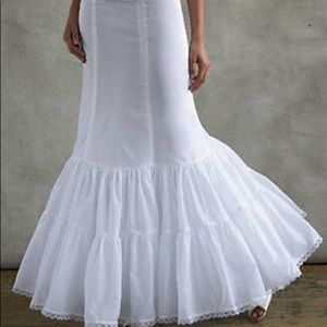Fit and flare slip for wedding dresses.